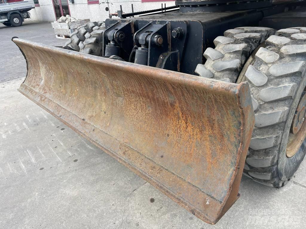 JCB JS 145 W Kolesové rýpadlá