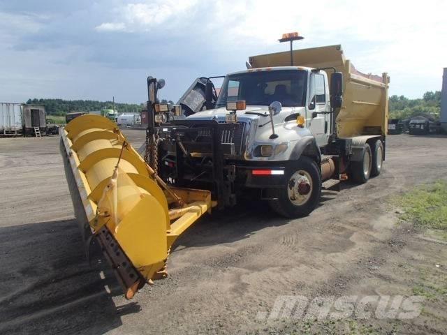 International 7400 Snežné pluhy, predné snežné radlice