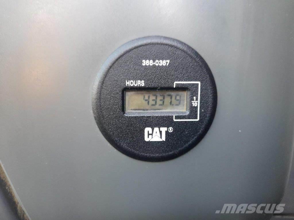 CAT 311 F BLADE Pásové rýpadlá
