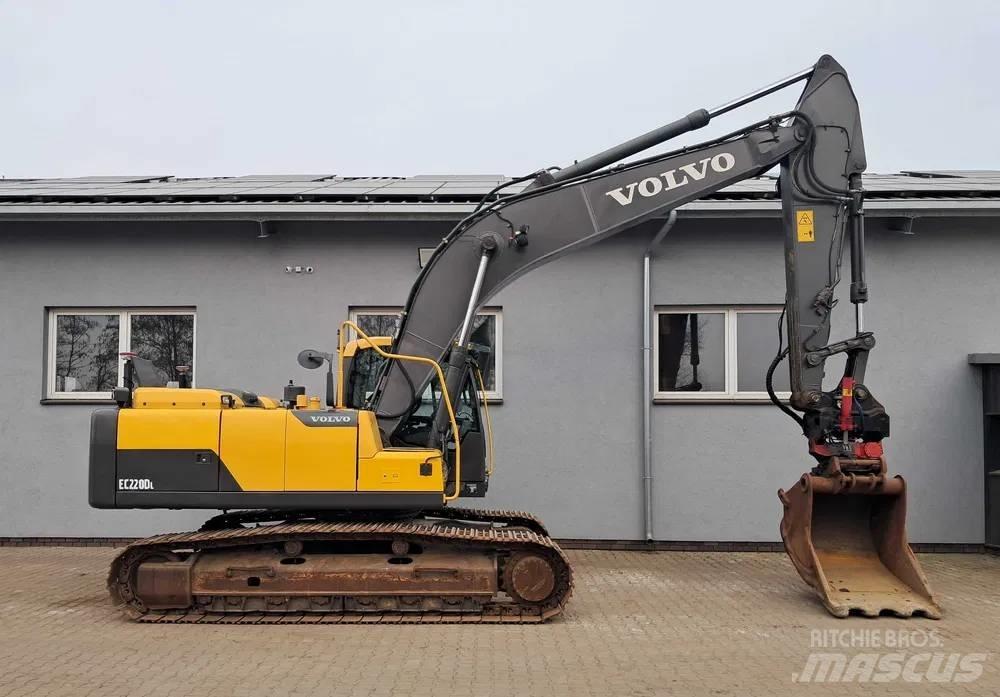 Volvo EC 220 DL Pásové rýpadlá