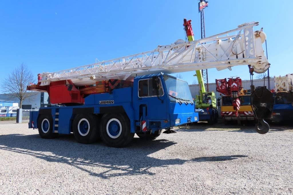 Liebherr LTM 1050-1 Univerzálne terénne žeriavy