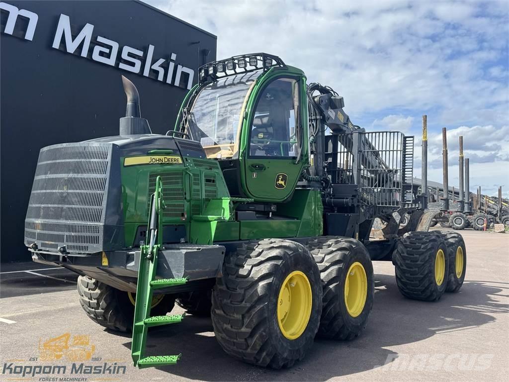 John Deere 1210G Lesné traktory