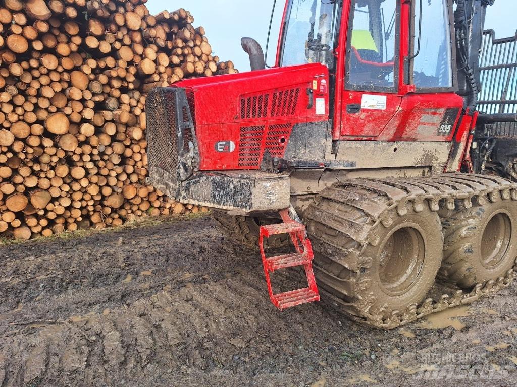 Komatsu 835 Lesné traktory