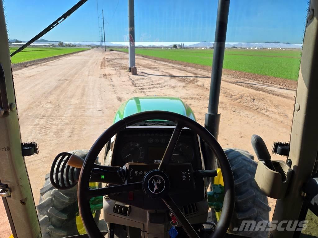 John Deere 6320 Traktory