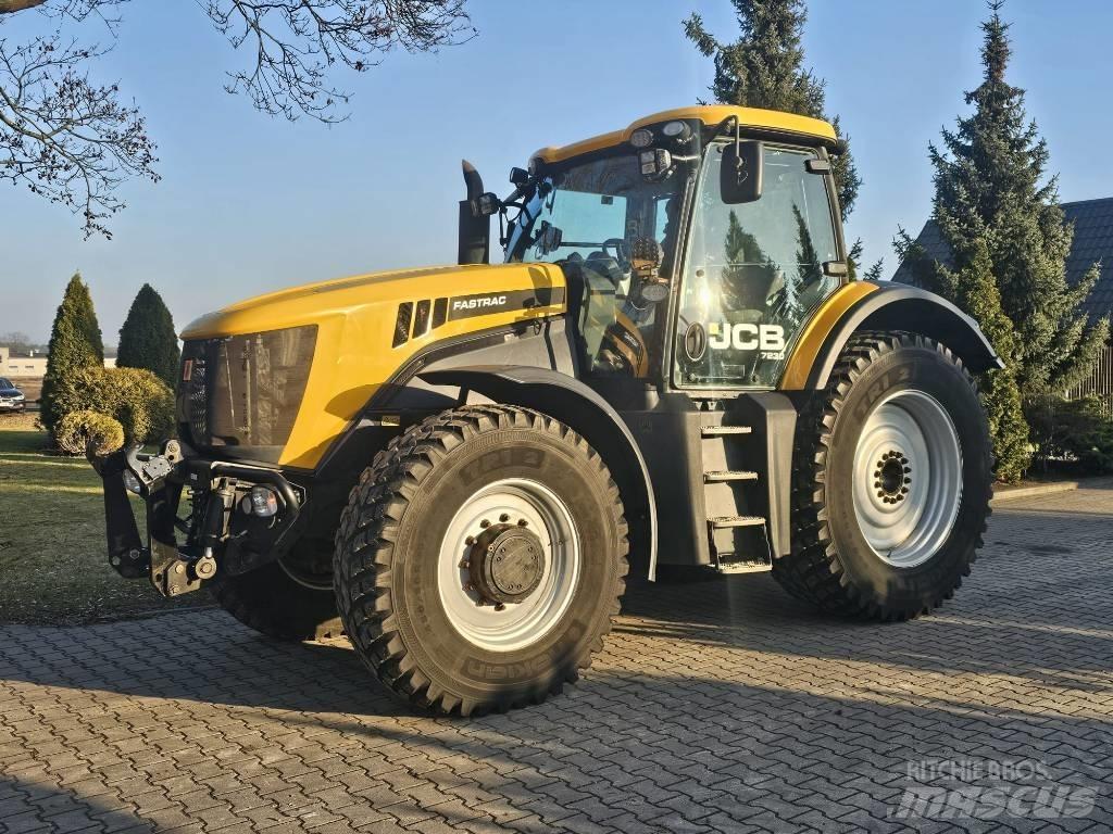 JCB Fastrac 7230 Traktory