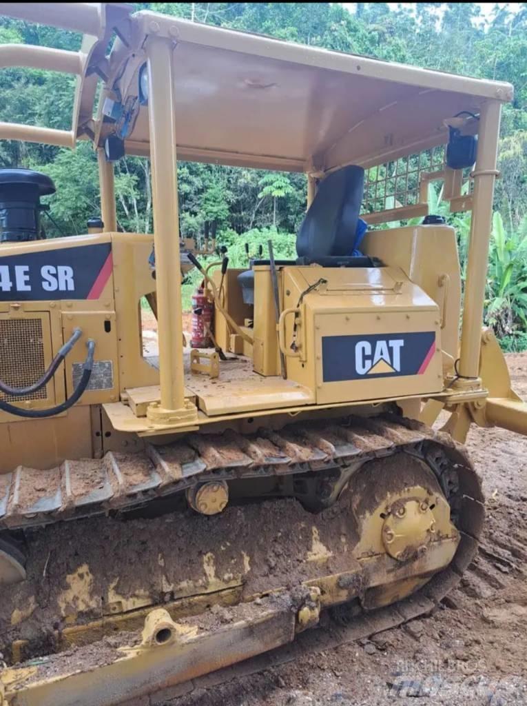 CAT D4SR Kompaktné traktory