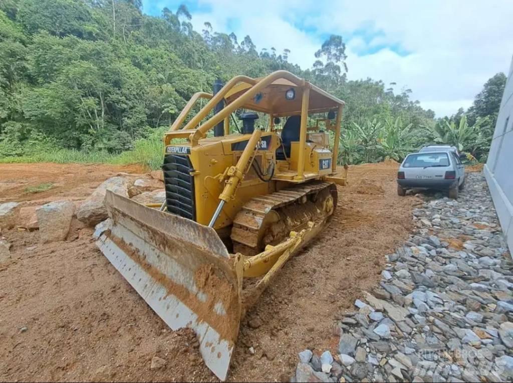 CAT D4SR Kompaktné traktory
