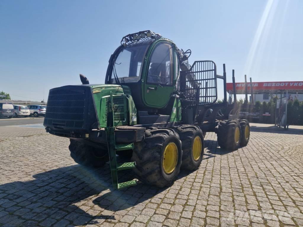 John Deere 1010 E Lesné traktory