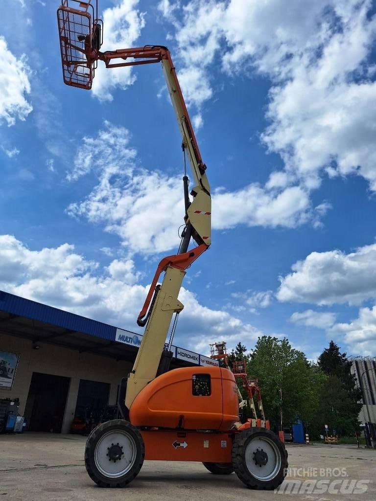 JLG 600 AJ Kĺbové plošiny