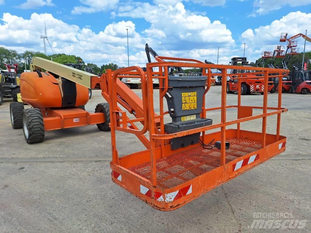 JLG 600 AJ Kĺbové plošiny