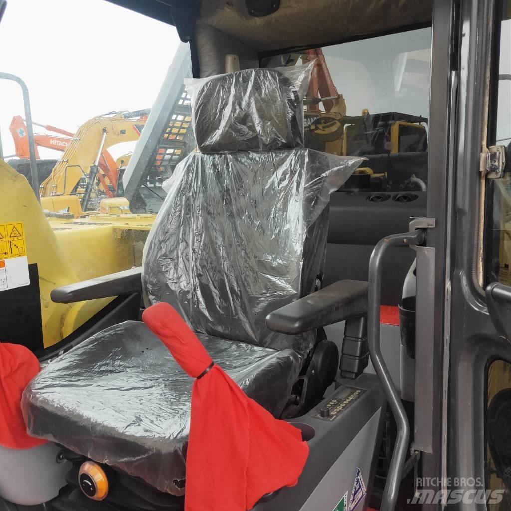 Komatsu PC200-8 Pásové rýpadlá
