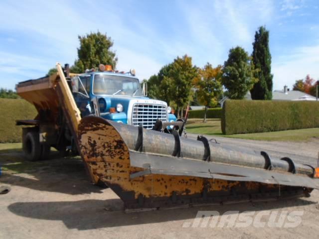 Ford LTL 9000 Snežné pluhy, predné snežné radlice