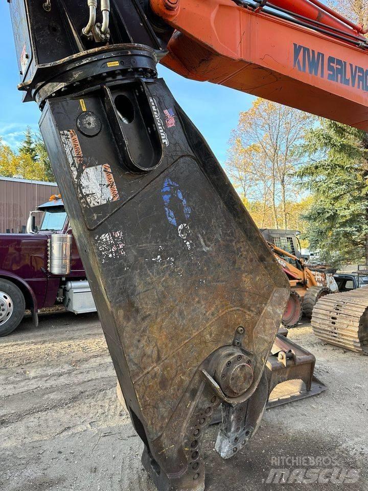 Hitachi EX 200 Demolačné rýpadlá