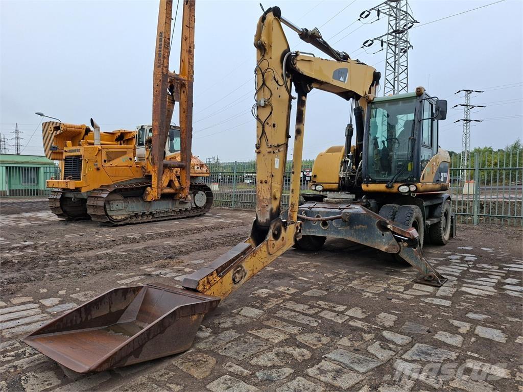 CAT M313D 4X4 Stavebníctvo - ostatné