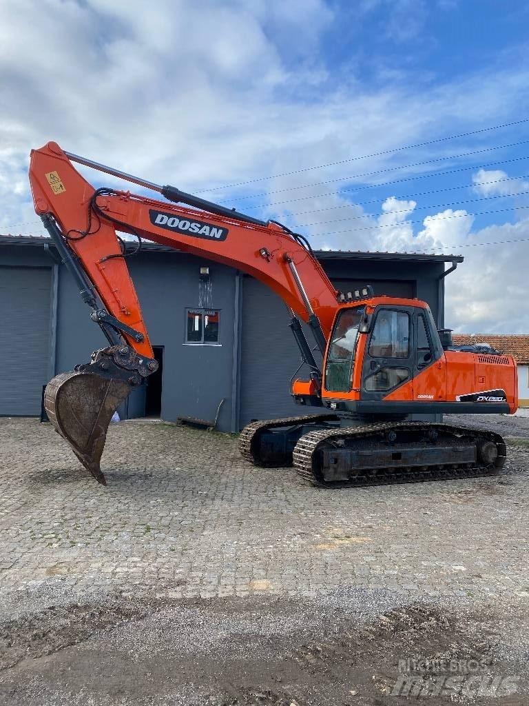 Doosan DX 220 NLC Pásové rýpadlá