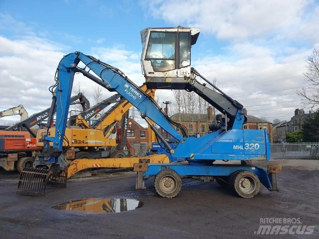 Fuchs MHL 320 Stroje pre manipuláciu s odpadom