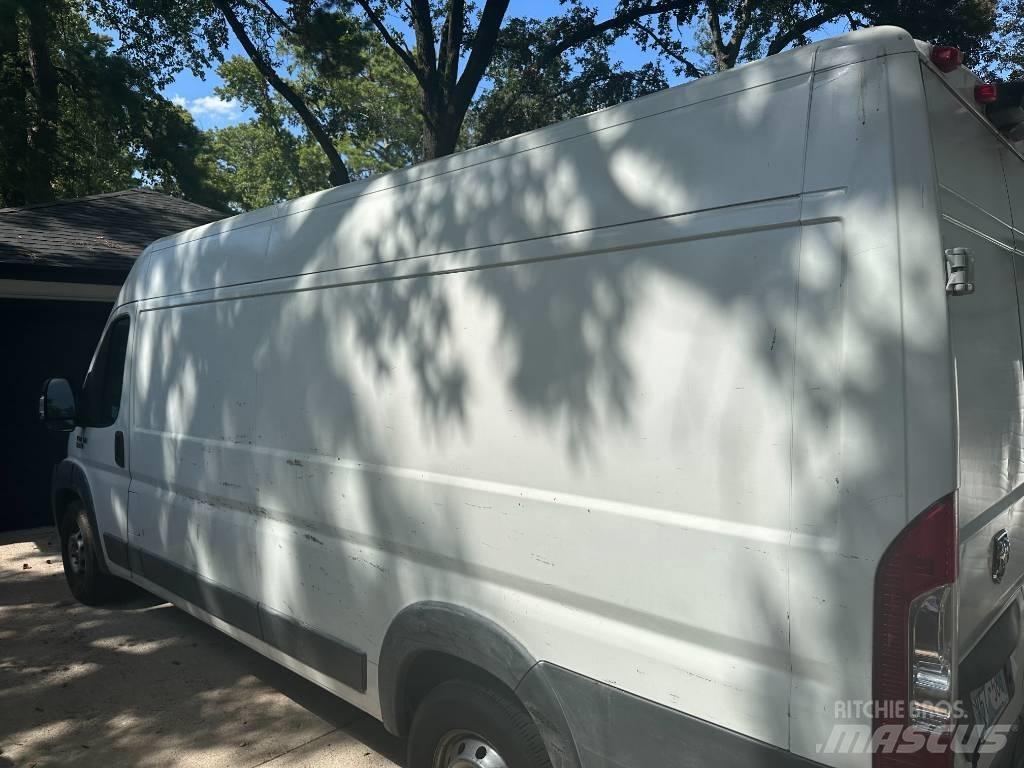 Dodge promaster Skriňová nadstavba