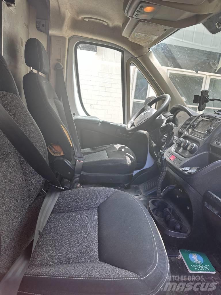 Dodge promaster Skriňová nadstavba