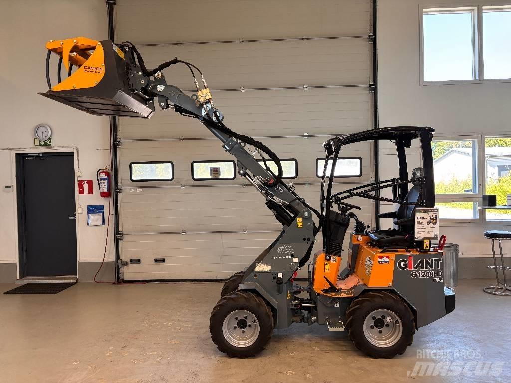 GiANT G 1200 TELE Viacúčelové nakladače