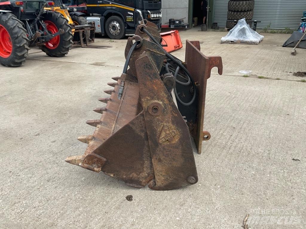 JCB 4 IN 1 BUCKET Lopaty