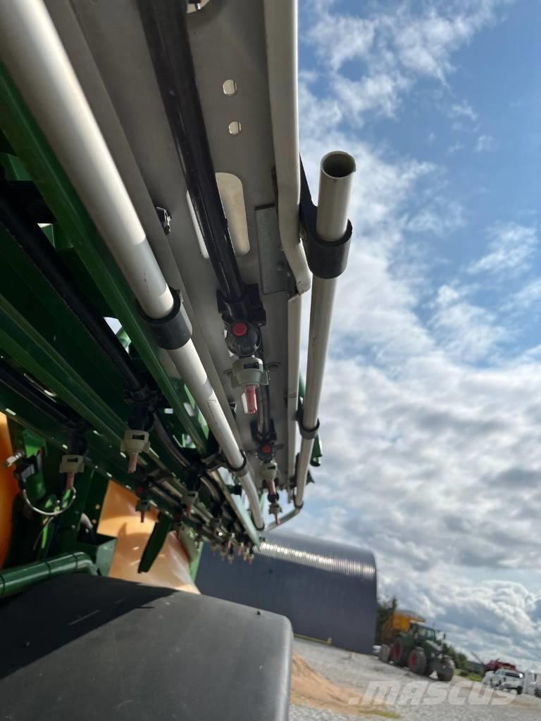 Amazone UX 4200 Ťahané postrekovače