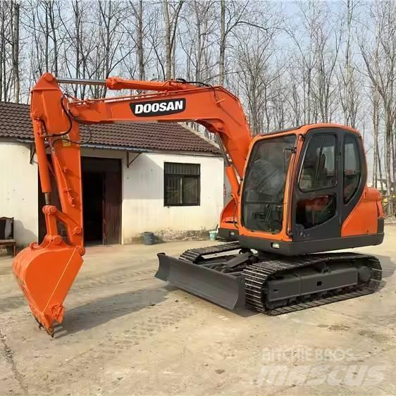 Doosan DX75 Pásové rýpadlá