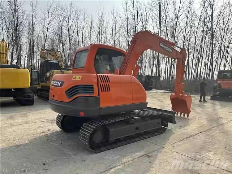 Doosan DX75 Pásové rýpadlá