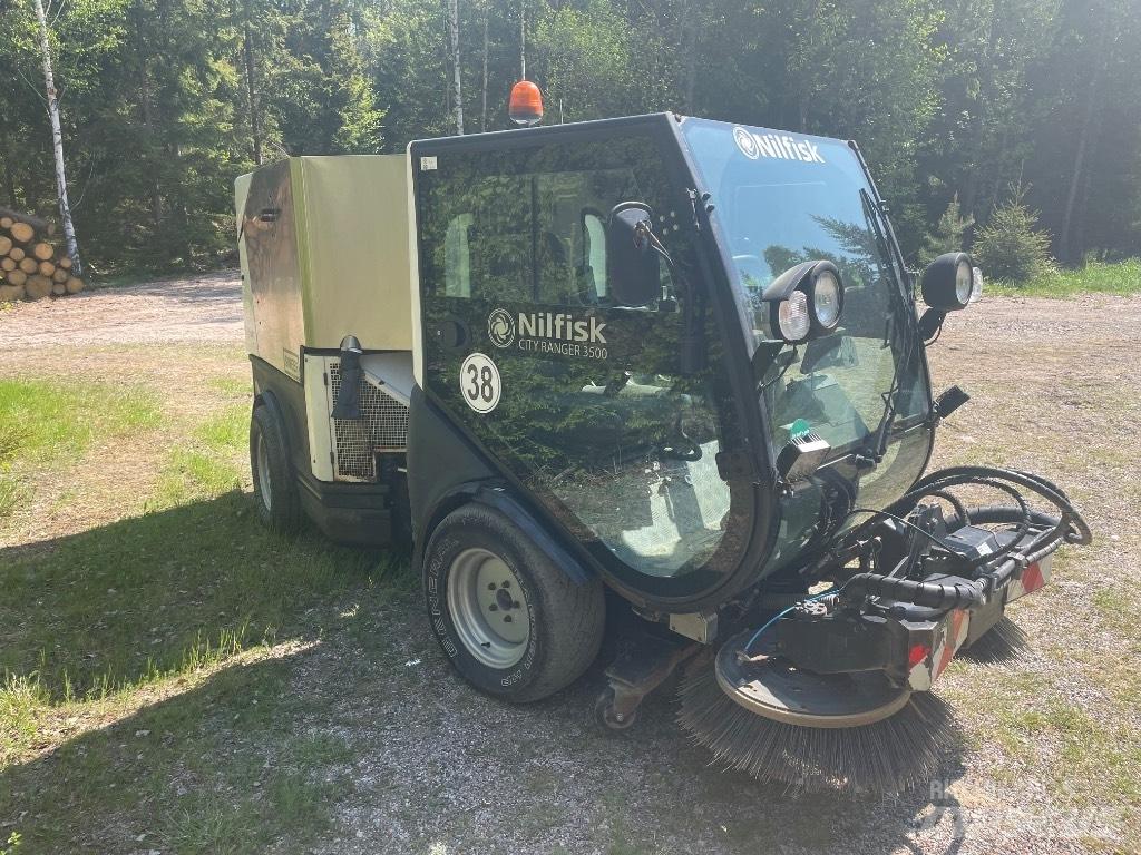Nilfisk CR3500 Zametacie stroje
