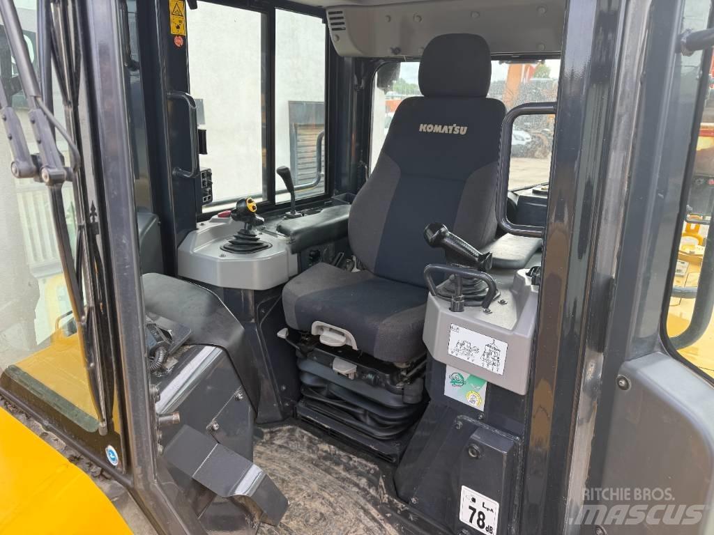 Komatsu D 71P Xi-24 Pásové dozéry