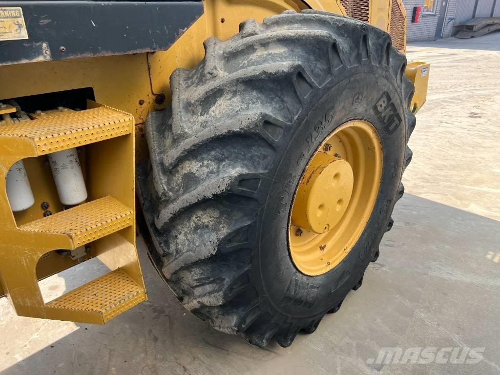 CAT CP76 Ťahačové valce