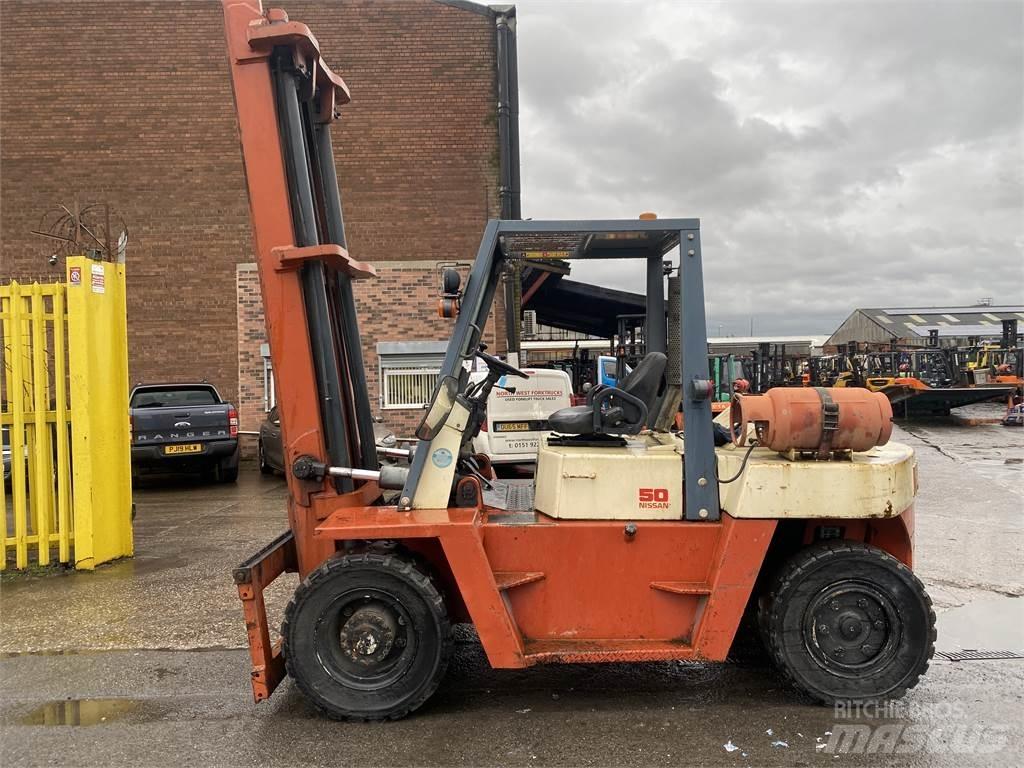 Nissan BF05H50U Dieselové vozíky