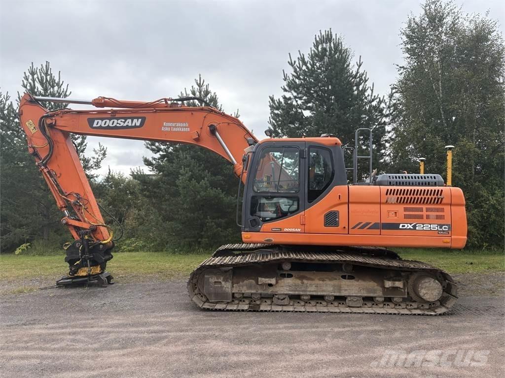 Doosan DX225LC-3 Pásové rýpadlá
