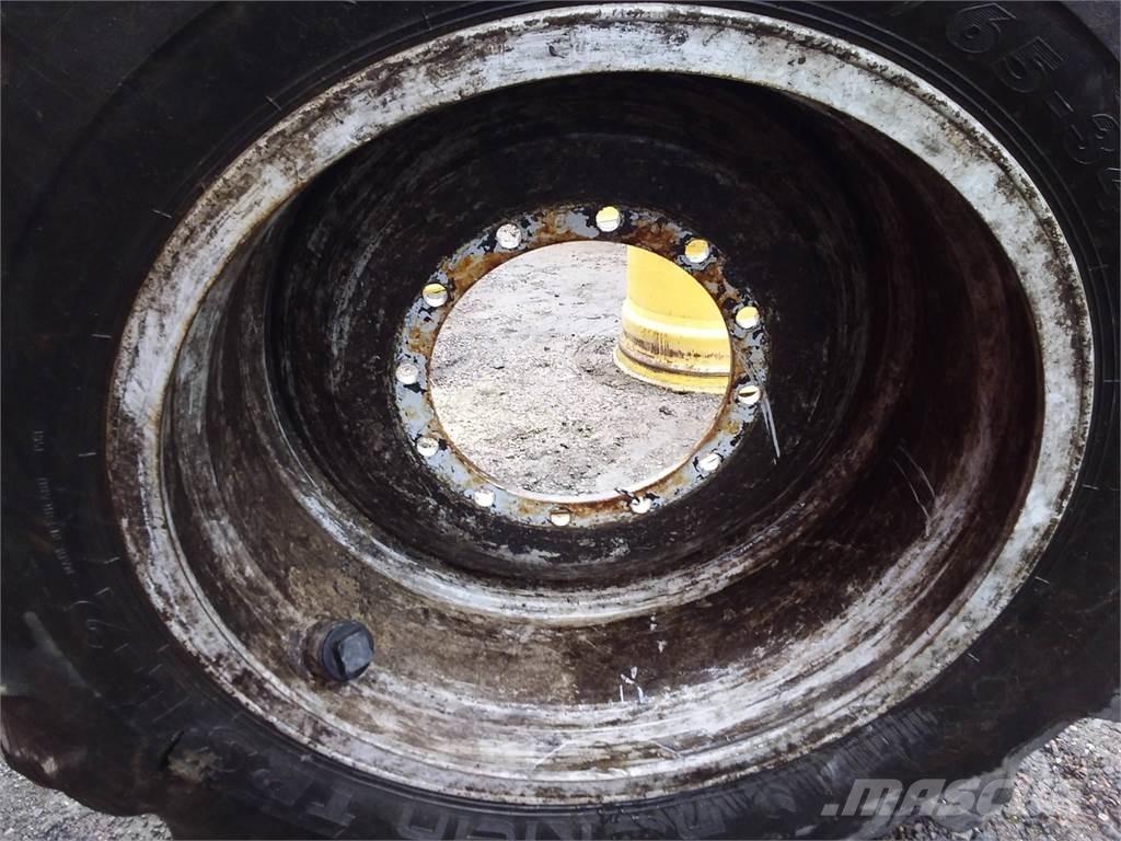 Valmet 911.1 20x34 Pneumatiky, kolesá a ráfiky