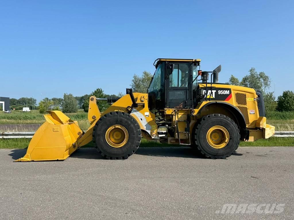 CAT 950M Kolesové nakladače