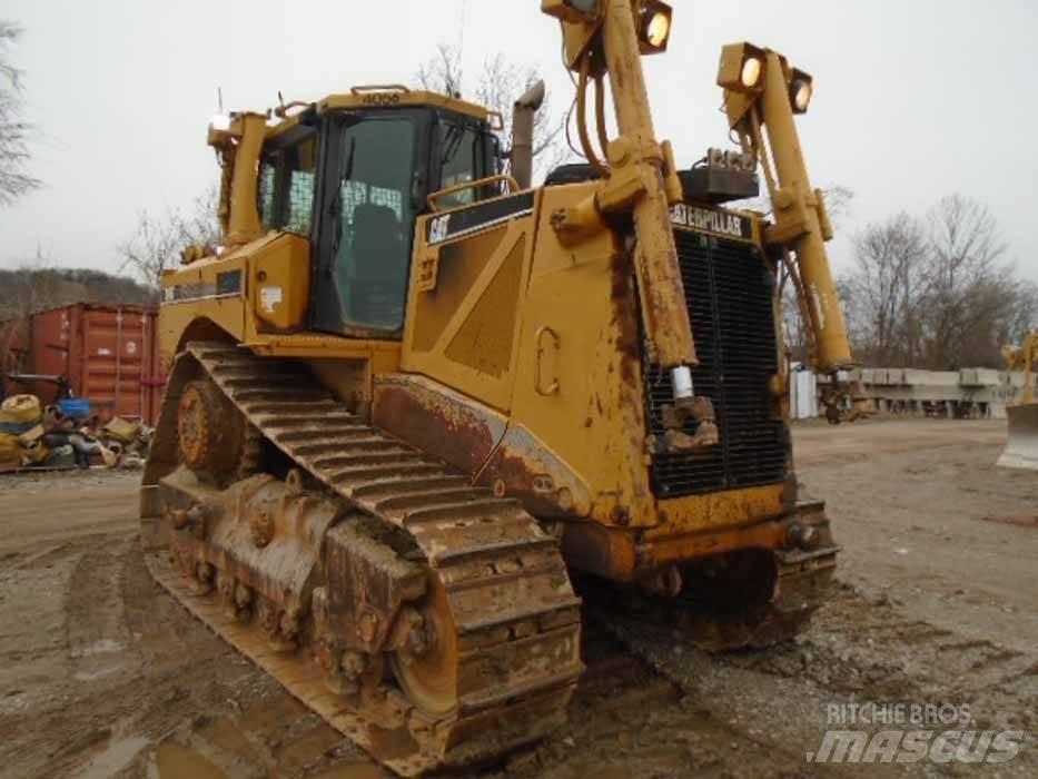 CAT D 8 T Pásové dozéry