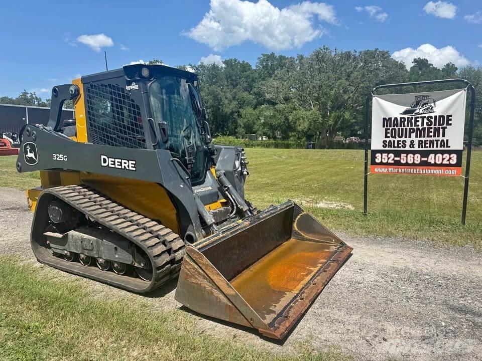 John Deere 325 Šmykom riadené nakladače