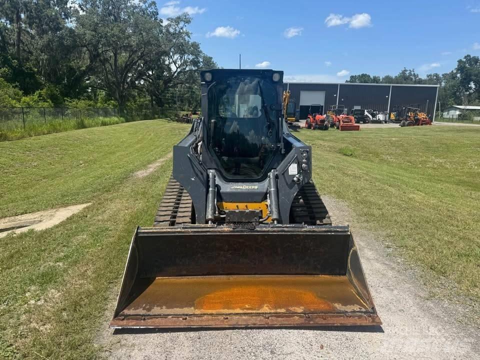 John Deere 325 Šmykom riadené nakladače