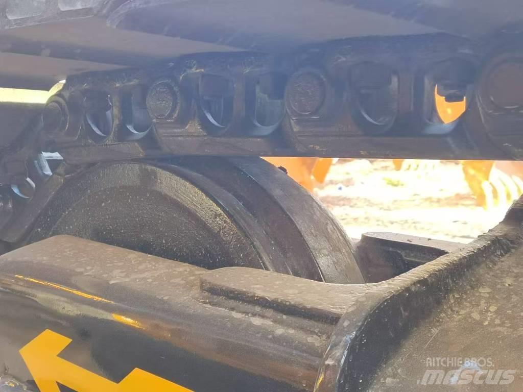 CAT 320 D Pásové rýpadlá