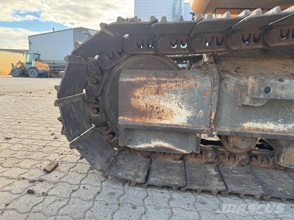 Liebherr R 922 Pásové rýpadlá