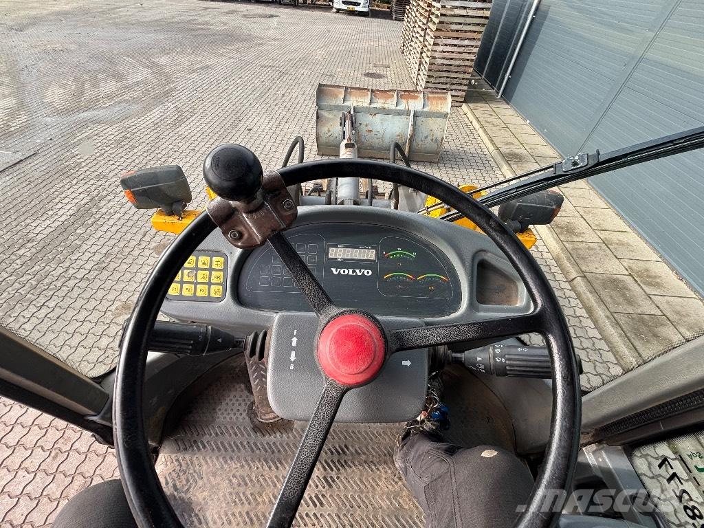 Volvo L 30 Kolesové nakladače