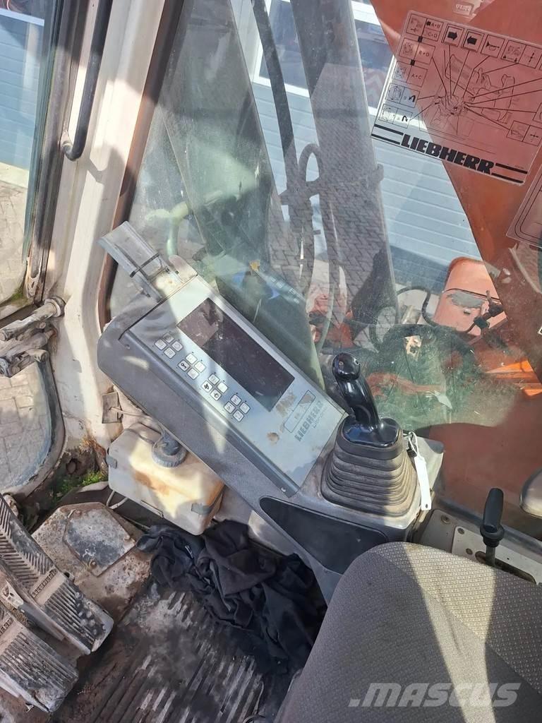 Liebherr R932 Pásové rýpadlá
