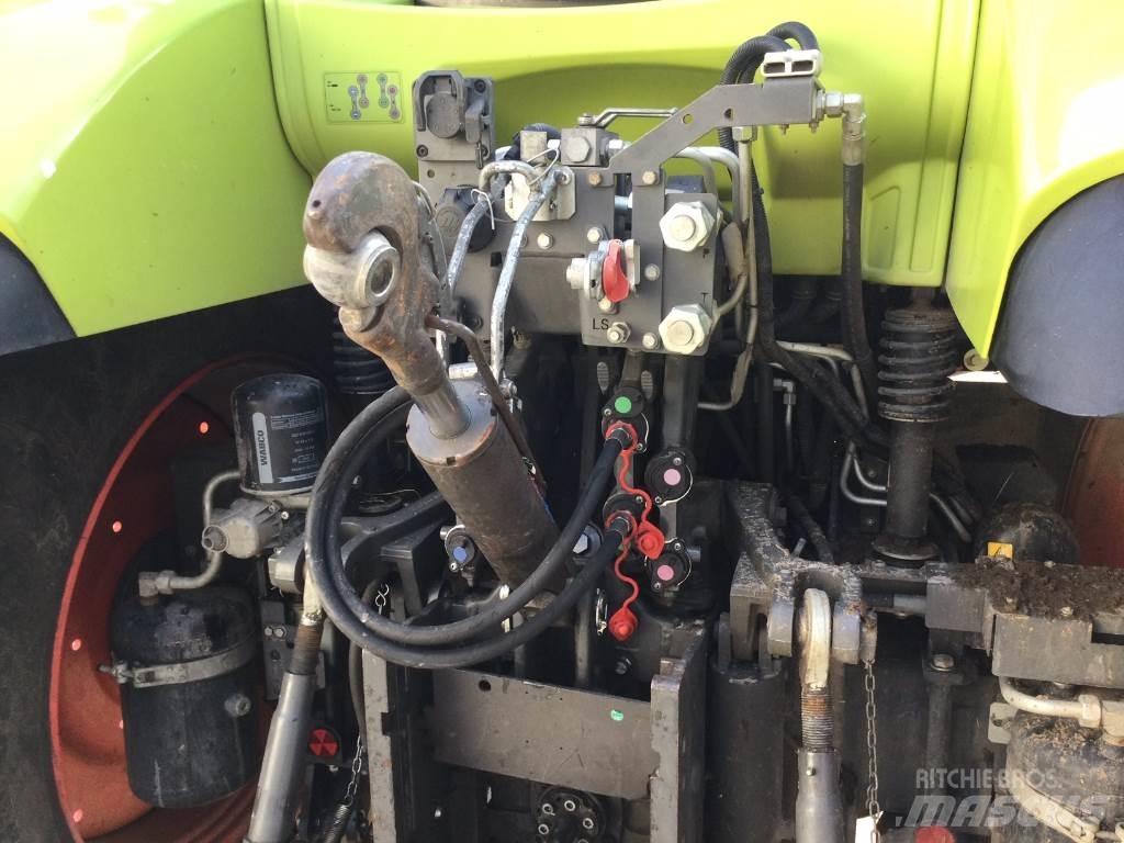 CLAAS ARION 550 Traktory