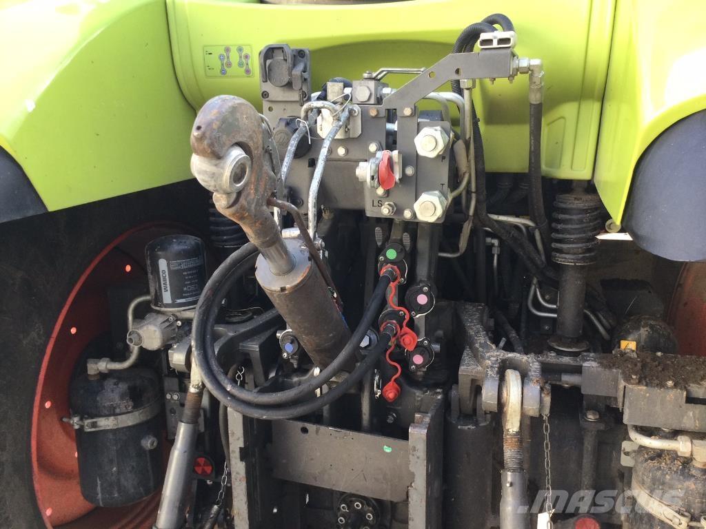 CLAAS ARION 550 Traktory