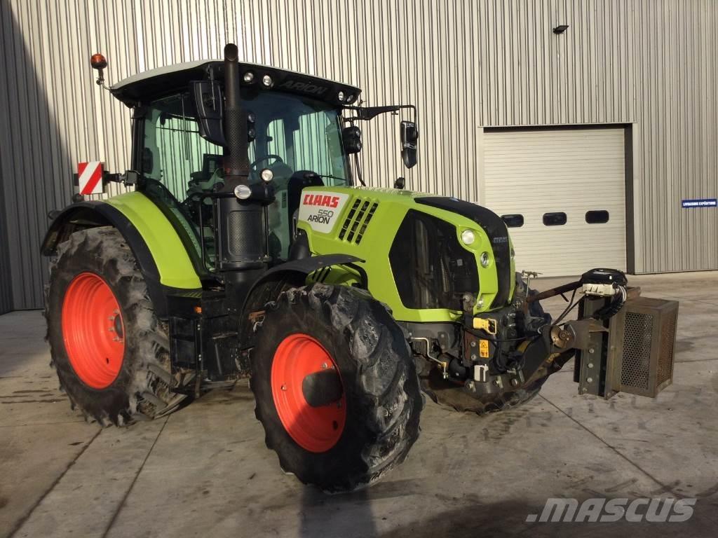 CLAAS ARION 550 Traktory