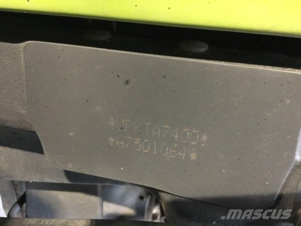 CLAAS ARION 550 Traktory
