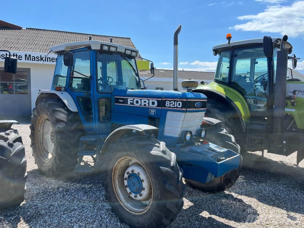 Ford 8210 Force III Traktory