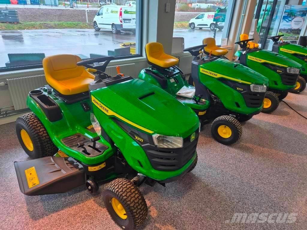 John Deere X 107 Samochodné kosačky