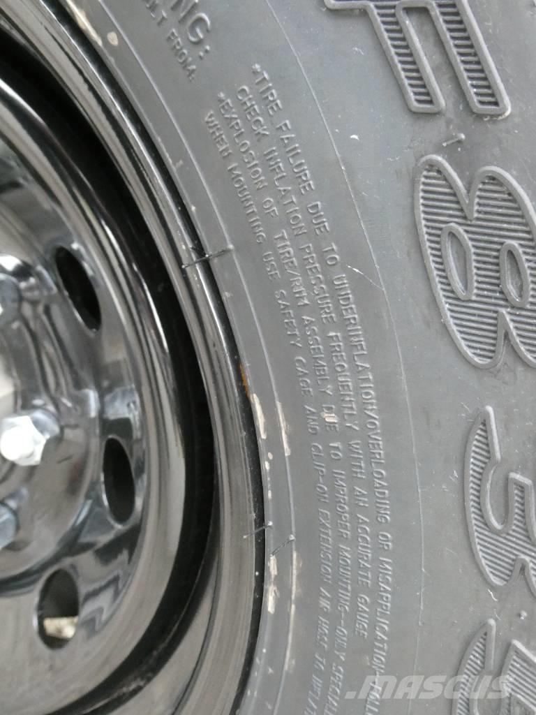 RawMaxx DTX24BP14K Nízko rámové nákladné automobily