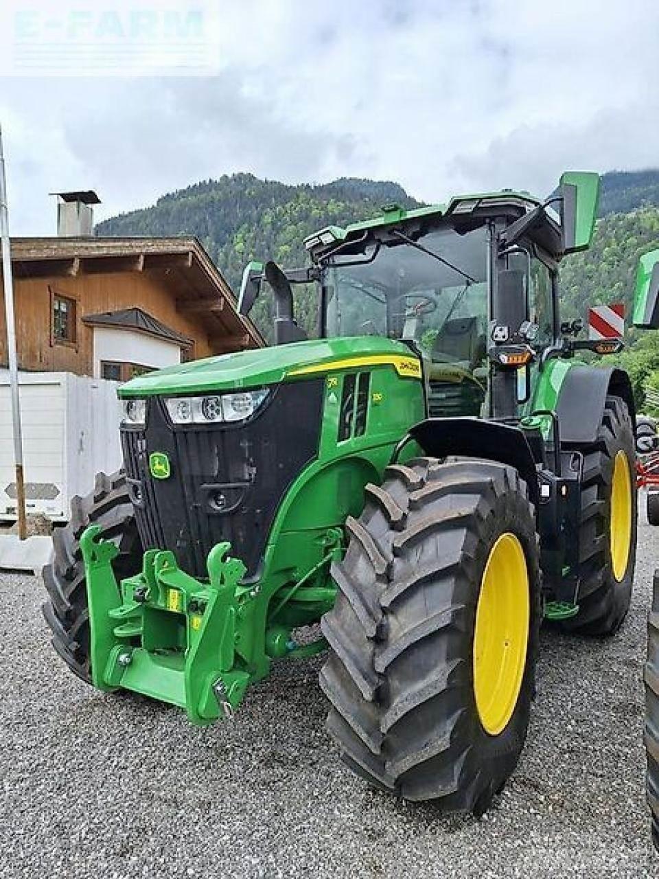 John Deere 7r 330 Traktory