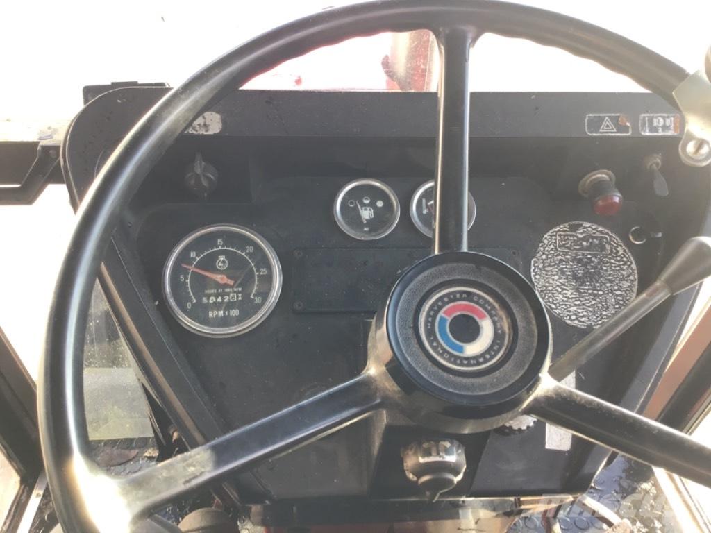 International 684 Traktory